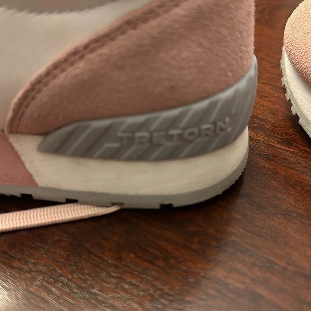 TRETORN Womens Suede Loyola Retro Jogger Sneakers Pink Silver Sz 8.5 Preppy